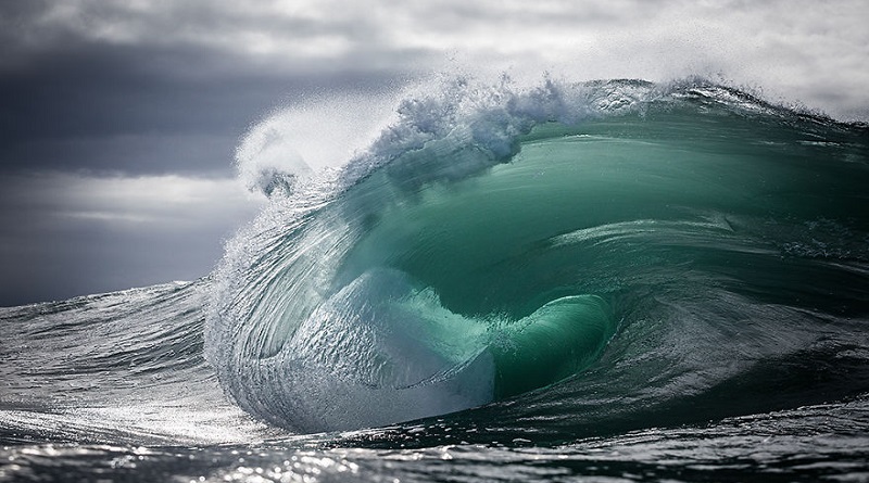 Gyönyörű képek az óceán hullámairól