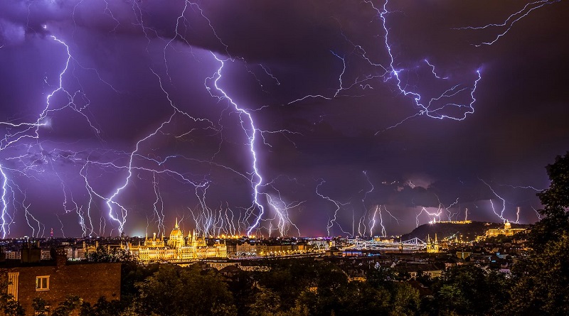Elképesztő felvétel a szerdai budapesti viharról