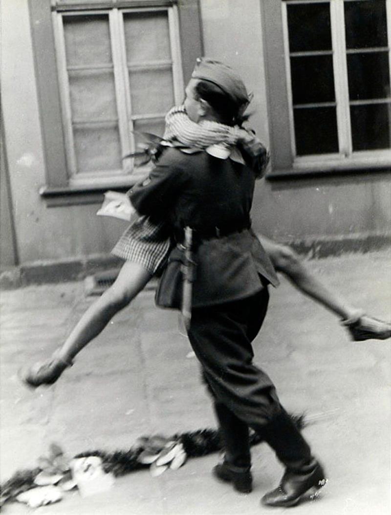 old-photos-vintage-war-couples-love-romance-8-mod