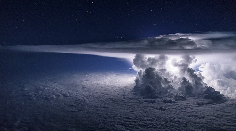 Bámulatos képet készített egy viharról a pilóta